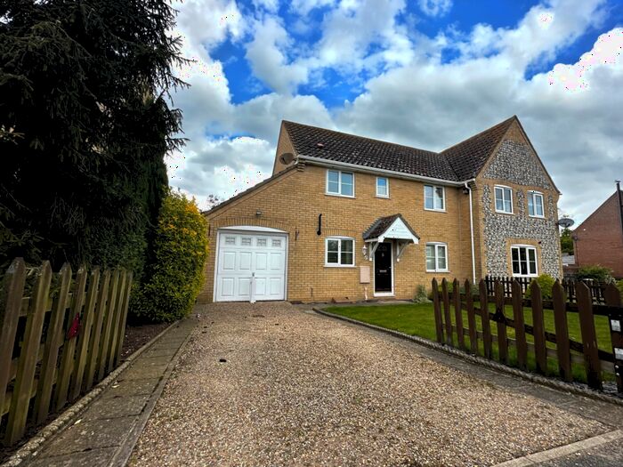 3 Bedroom Semi-Detached House To Rent In Old Feltwell Road, Methwold, Norfolk, IP26