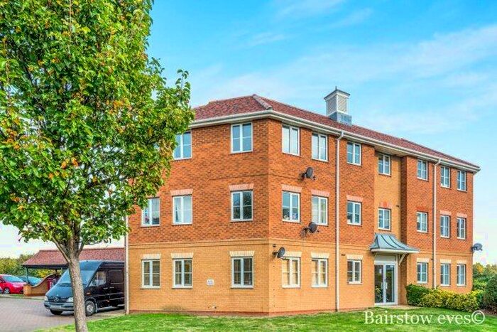 3 Bedroom Flat To Rent In Chafford Hundred, Grays RM16