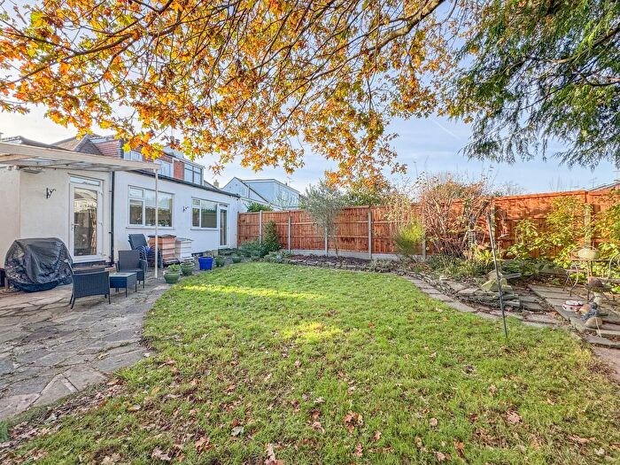 2 Bedroom Semi-Detached House For Sale In Aldermans Hill, Hockley, SS5