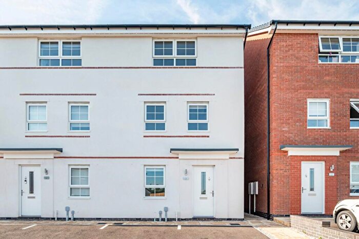 3 Bedroom House To Rent In Hillcrest Road, Nuneaton, Warwickshire, CV10