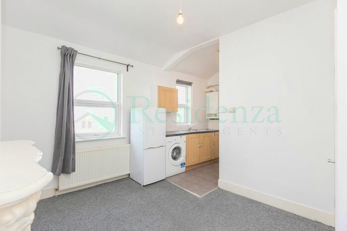 1 Bedroom Flat To Rent In High Street, Thornton Heath, CR7