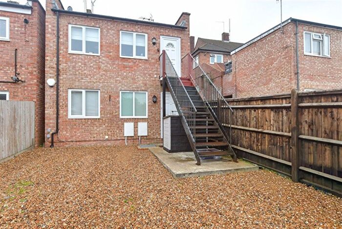 1 Bedroom Maisonette For Sale In Dovers Green Road, Reigate, Surrey, RH2