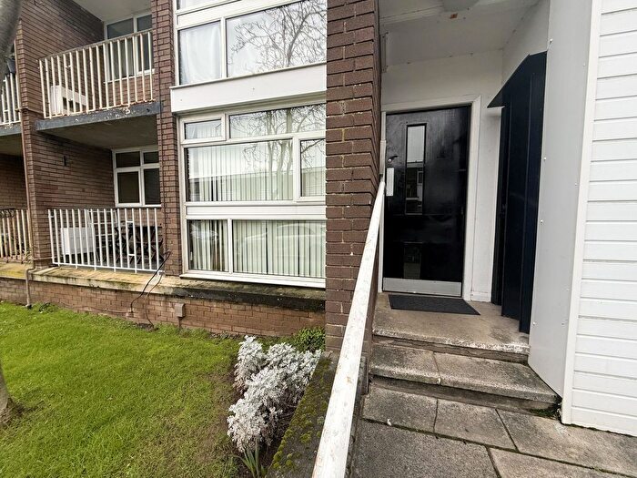 2 Bedroom Property To Rent In Hornby Avenue, Wirral, CH62