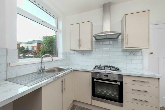 2 Bedroom Flat To Rent In Beverley Road, Low Fell, Gateshead, NE9