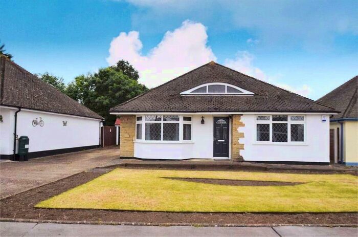 2 Bedroom Bungalow To Rent In Mere End, Croydon, CR0