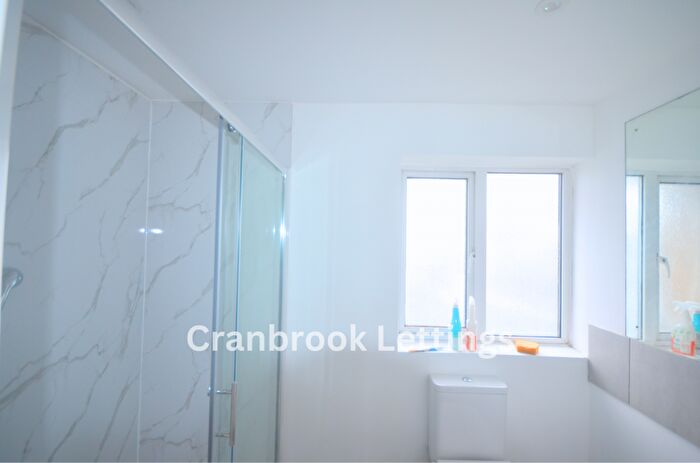 2 Bedroom Flat To Rent In Ilford, IG2