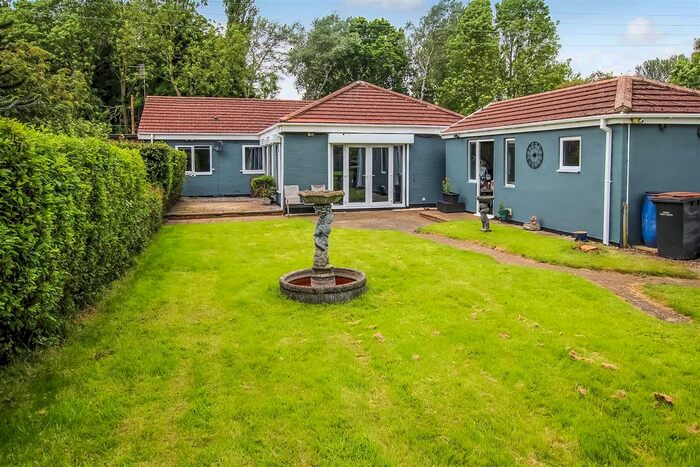 4 Bedroom Semi-Detached Bungalow For Sale In Congreve Terrace, Aycliffe, Aycliffe Village, DL5