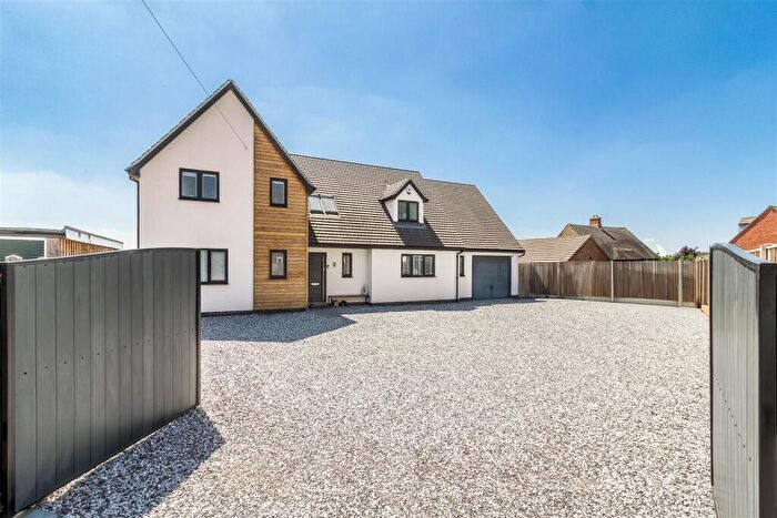 4 Bedroom Detached House For Sale In School Street, Oakthorpe, DE12