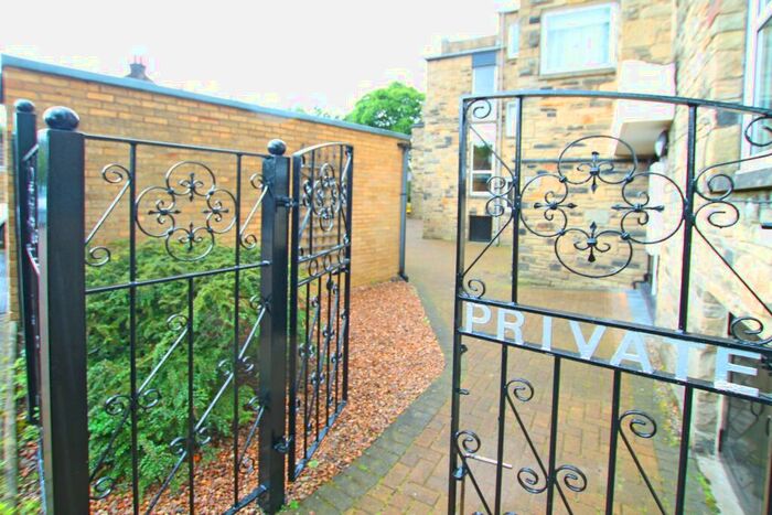 1 Bedroom Flat To Rent In Marlowe Court, Renton Drive, Guiseley, Leeds, LS20