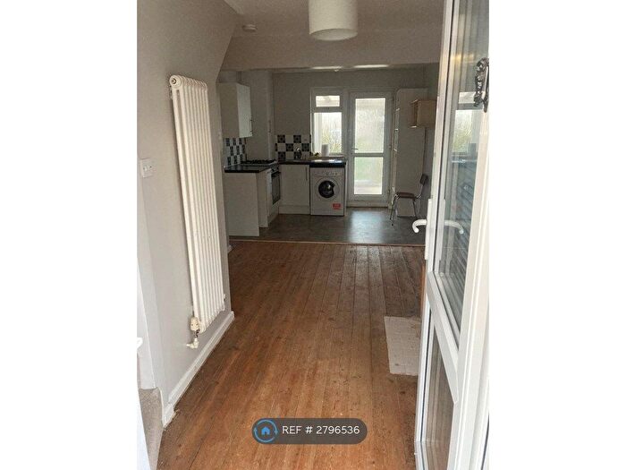 2 Bedroom Terraced House To Rent In Zealand Road, Canterbury, CT1