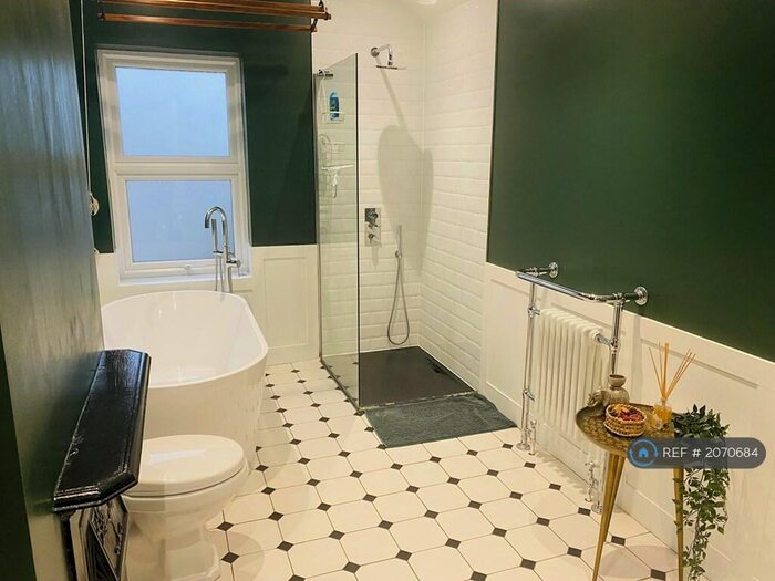 2 Bedroom Terraced House To Rent In Rectory Road, Grays, RM17