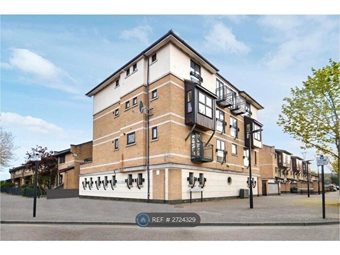 2 Bedroom Flat To Rent In West Lodge, London, E16