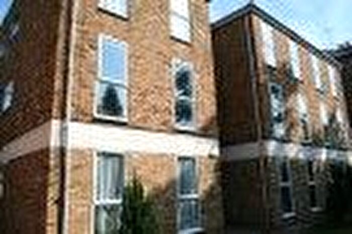 2 Bedroom Flat To Rent In The Greenway, Uxbridge, UB8