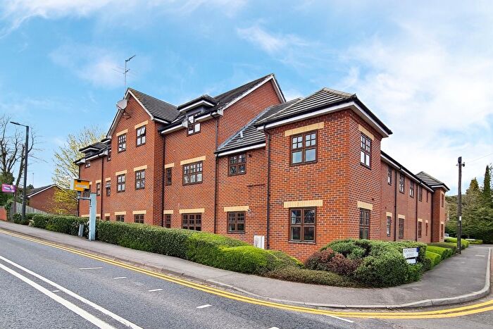 2 Bedroom Flat For Sale In Holly Court, Heatherdene Avenue, Crowthorne, Berkshire, RG45