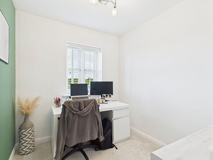 3 Bedroom End Terrace House For Sale In Bamburgh Park, Kingswood, Hull, HU7