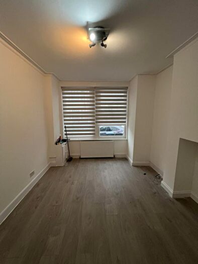 2 Bedroom Flat To Rent In Lichfield Road, London, N9