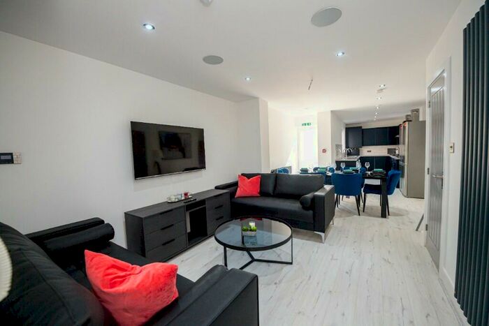 6 Bedroom Terraced House To Rent In Ash Grove, Liverpool, Merseyside, L15