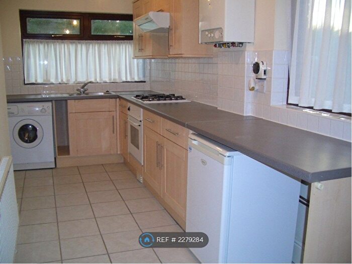 4 Bedroom Semi-Detached House To Rent In Victoria Road, Manchester, M14