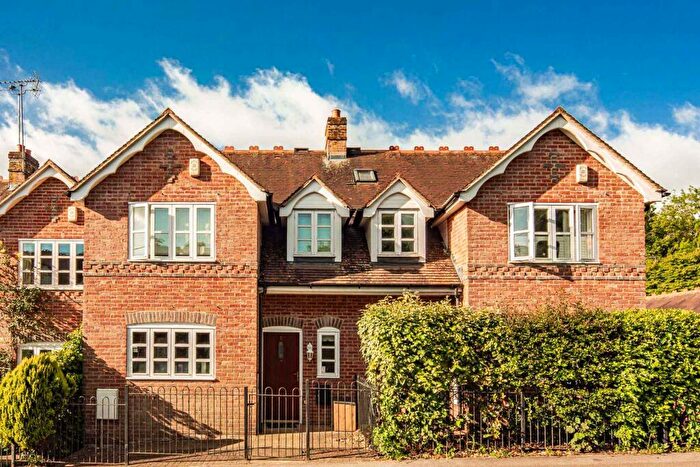 3 Bedroom End Of Terrace House For Sale In Woodfield Cottages, Streatley On Thames, RG8