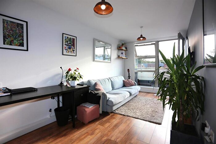 1 Bedroom Flat To Rent In Springfield Road, Brighton, BN1