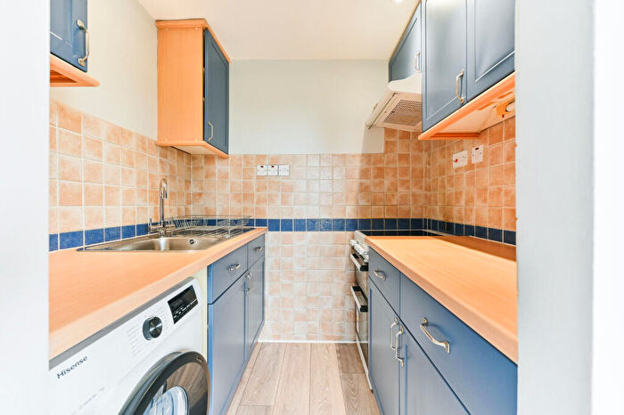 Studio To Rent In Priory Crescent, Upper Norwood, London, SE19