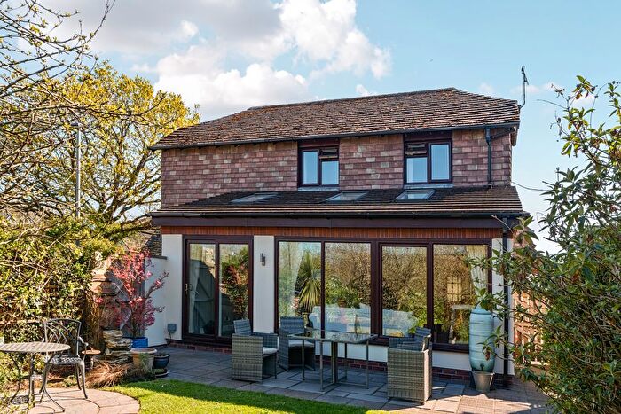 3 Bedroom Link Detached House For Sale In Beanhay Close, Liverton, TQ12