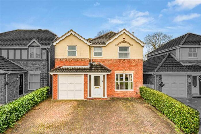 4 Bedroom Detached House For Sale In Nightingale Crescent, Bradville, Milton Keynes, MK13