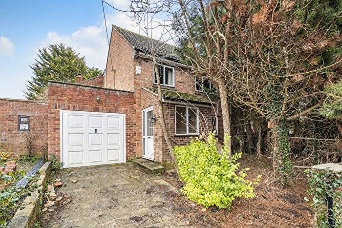 3 Bedroom Semi-Detached House For Sale In Bicester Road, Launton, OX26