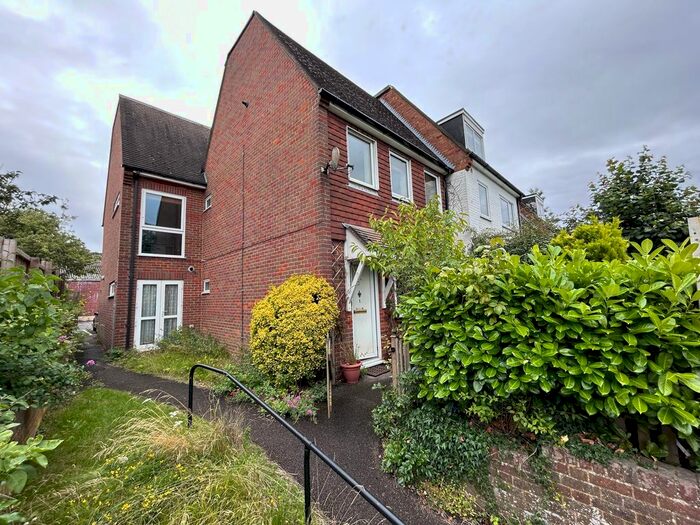 2 Bedroom End Of Terrace House To Rent In Park Road, Chesham, HP5