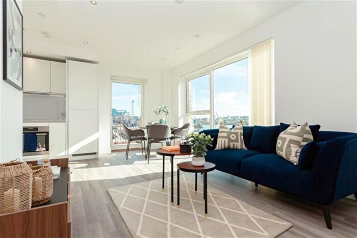 2 Bedroom Flat To Rent In Thames Road London, Thames, E16