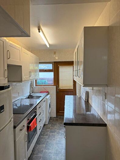 3 Bedroom Semi-Detached House To Rent In Beechwood Rise, Watford, WD24