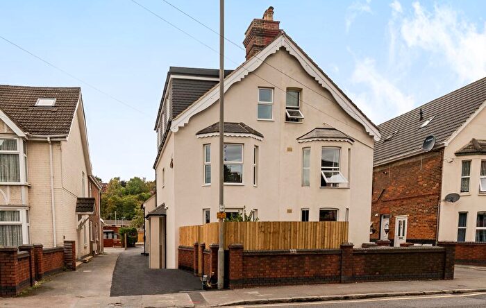 1 Bedroom Flat To Rent In Hughenden Road, High Wycombe, HP13