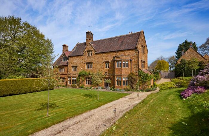 7 Bedroom Detached House For Sale In Farnborough, Oxon/Warwickshire, - Historic Manor House, OX17