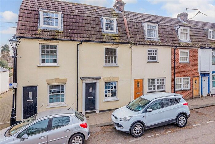 2 Bedroom End Terrace House For Sale In Mill Road, Gillingham, Kent, ME7