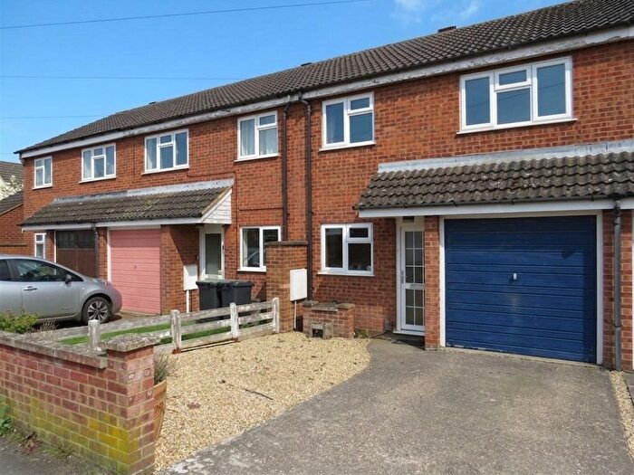 3 Bedroom Terraced House For Sale In Adnitt Road, Rushden, NN10