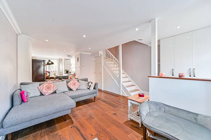 4 Bedroom Terraced House For Sale In Basevi Way, Deptford, London, SE8