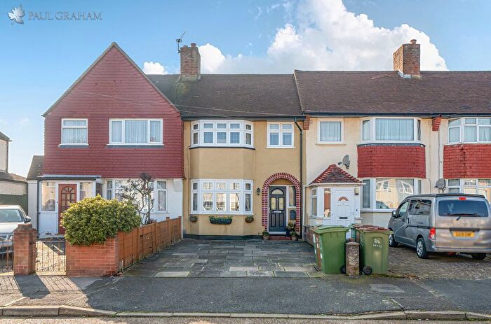 3 Bedroom Terraced House For Sale In Bramblewood Close, Carshalton, SM5