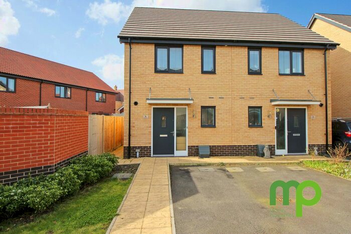 2 Bedroom Semi-Detached House For Sale In Magpie Place, Wymondham, Norfolk, NR18