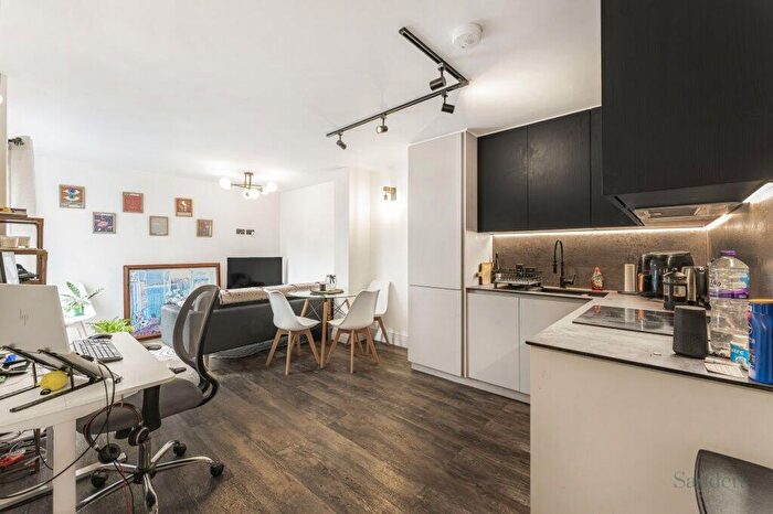 1 Bedroom Flat To Rent In Millers Terrace, Hackney, London, E8