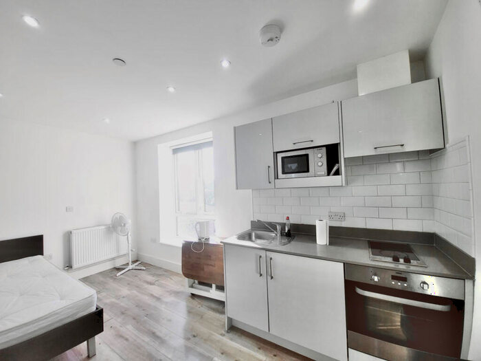 Flat To Rent In Luminaire Apartments, NW6