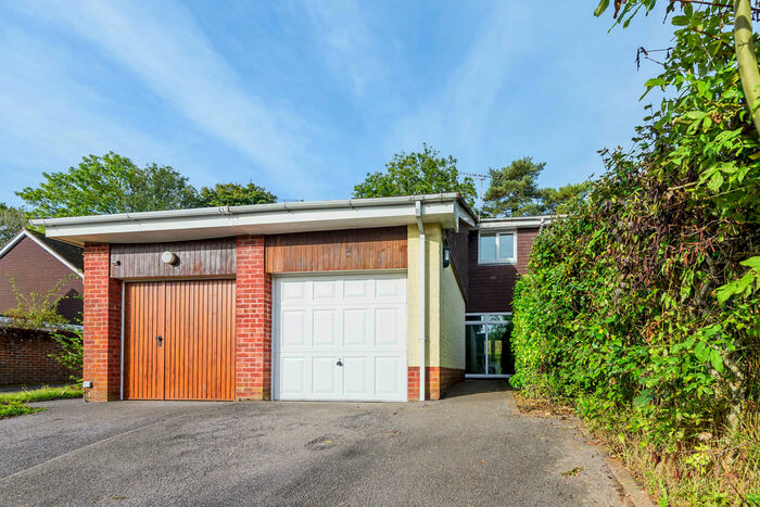 3 Bedroom Semi-Detached House To Rent In Cundell Way, Kings Worthy, SO23