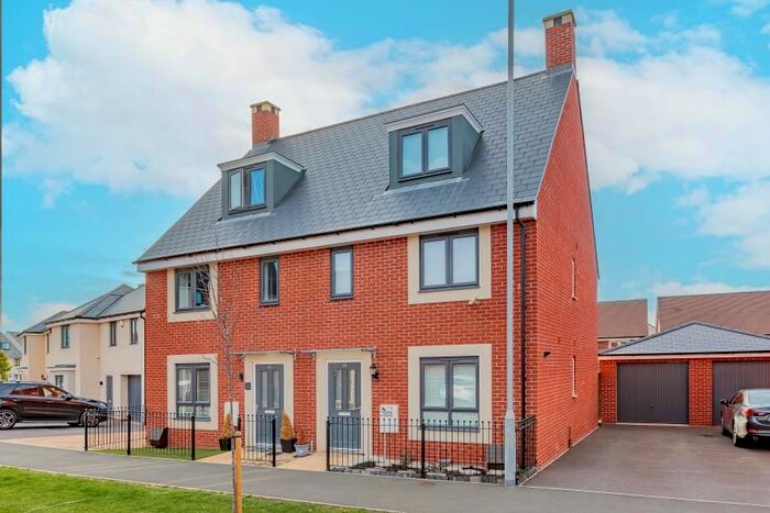 4 Bedroom Semi-Detached House To Rent In Slade Baker Way, Bristol, BS16