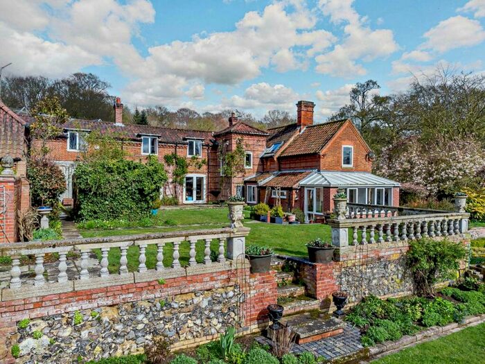 4 Bedroom House For Sale In Gt. Hautbois Road, Coltishall, Norwich, Norfolk, NR12