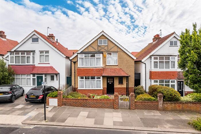 3 Bedroom Detached House For Sale In Mansfield Road, Hove, BN3