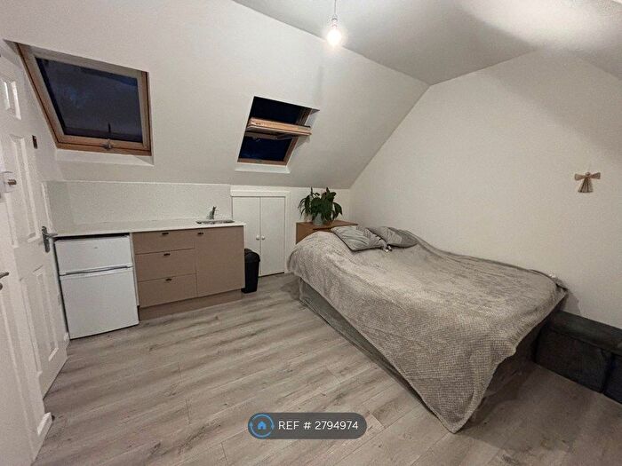 Studio To Rent In North Harrow, Harrow, HA2