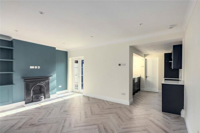 1 Bedroom Flat To Rent In Hermon Hill, London, E11