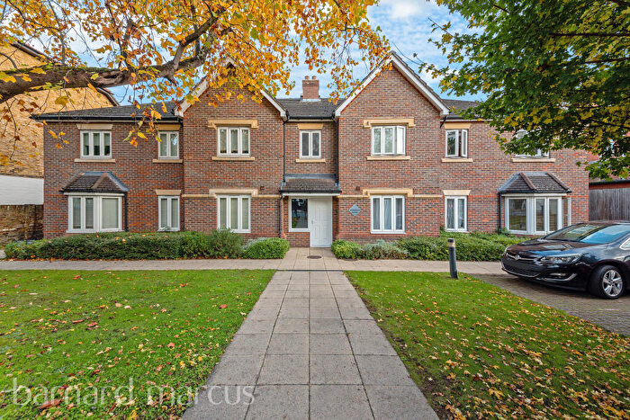 2 Bedroom Flat To Rent In Hook Road, Surbiton, KT6