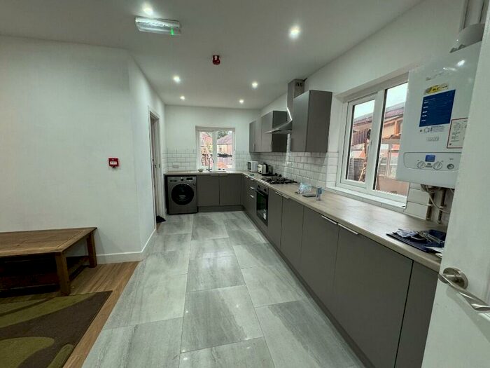 4 Bedroom Semi-Detached House To Rent In Sir Henry Parkes Road, Canley Gardens, Coventry, West Midlands, CV5