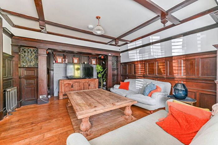 5 Bedroom Semi-Detached House To Rent In Oaks Avenue, Gipsy Hill, London, SE19