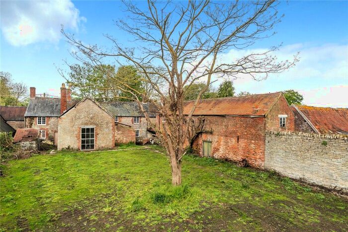 4 Bedroom Detached House For Sale In Lower Farm, Limington, Yeovil, BA22